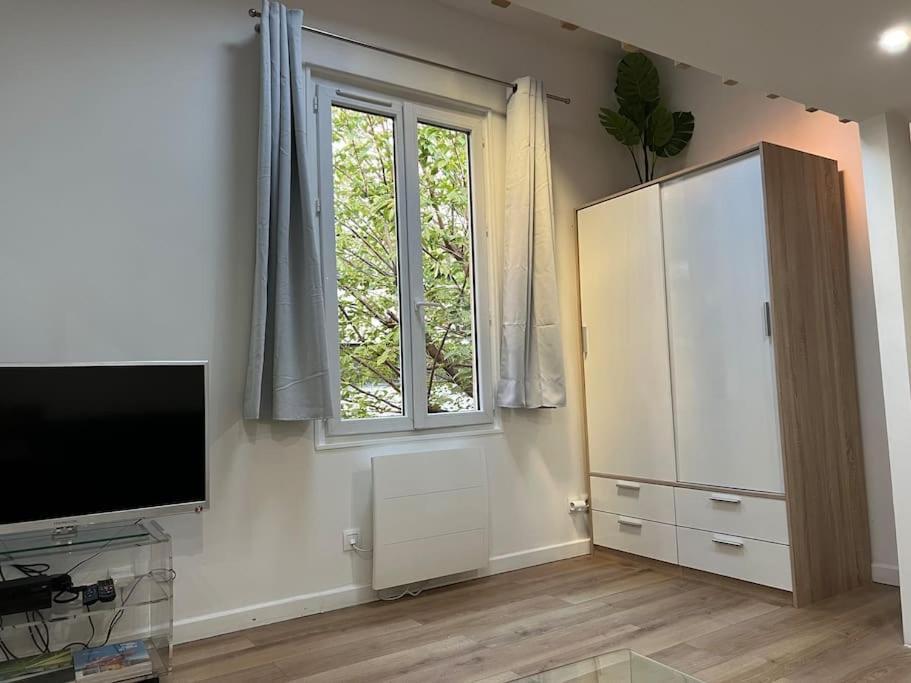 Paris : Charmant 2 Pieces Au Calme Apartment Exterior photo